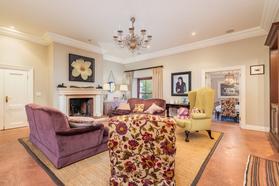 To Let 6 Bedroom Property for Rent in The Crags Western Cape